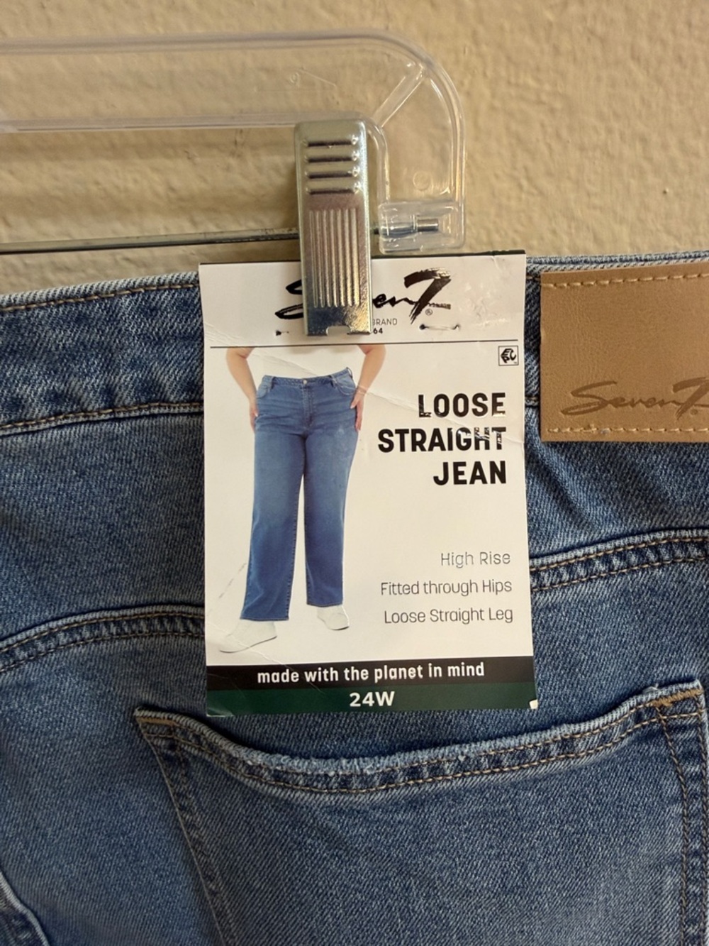 NWT Size 24W Seven7 Loose Straight Jean